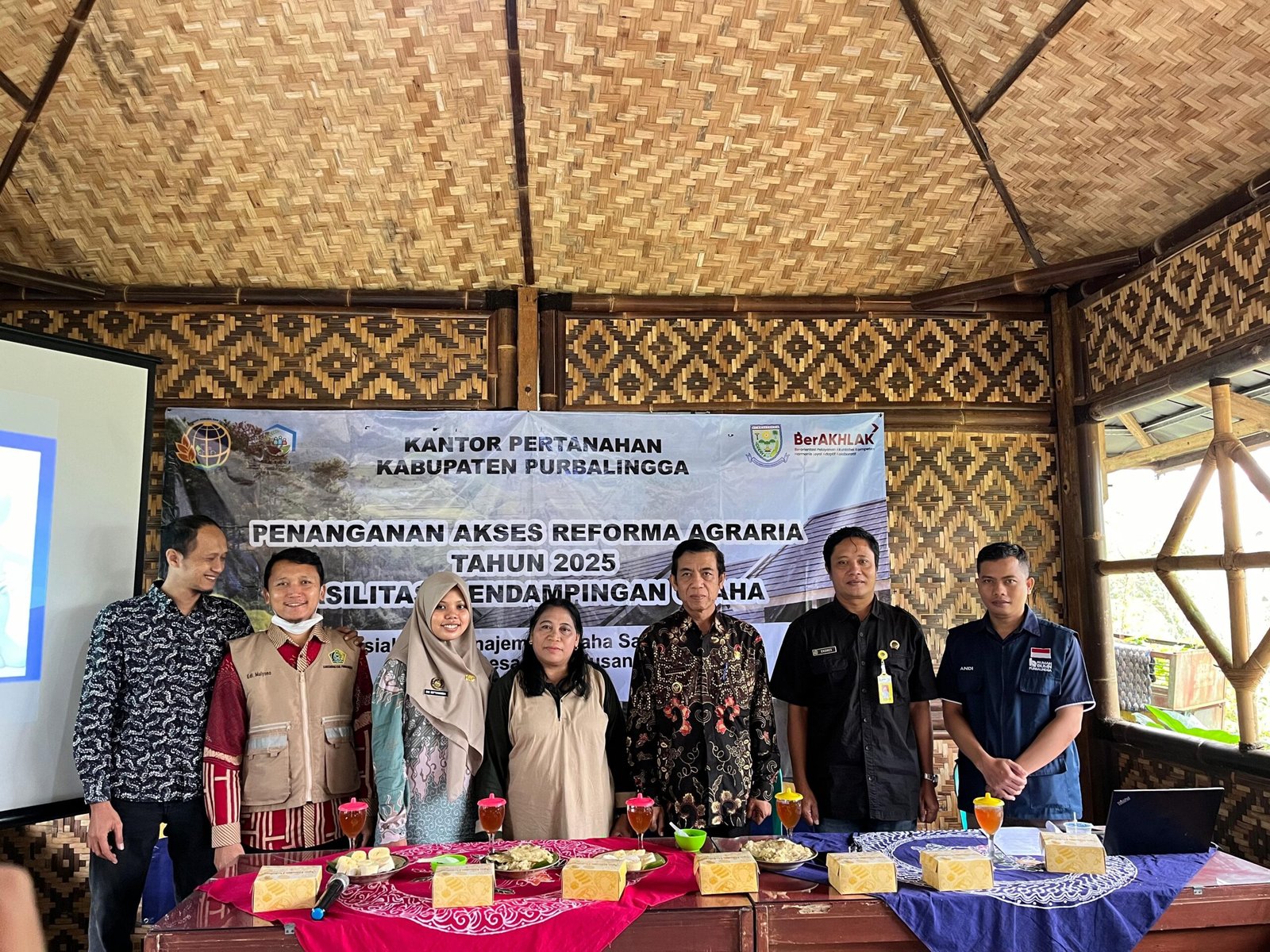 Kemenag Purbalingga Sosialisasikan Sertifikasi Halal kepada UMKM Desa Pengalusan