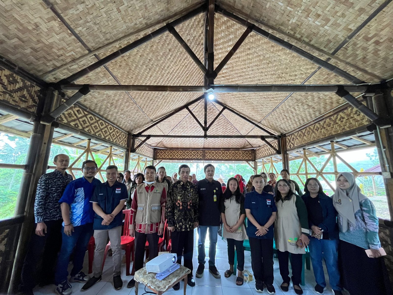 Kemenag Purbalingga Sosialisasikan Sertifikasi Halal kepada UMKM Desa Pengalusan