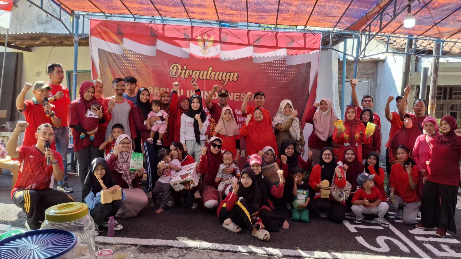 Semangat Kemerdekaan di Ngemplak Simongan, Ratusan Warga Tutup Agustus dengan Jalan Sehat Penuh Kekompakan