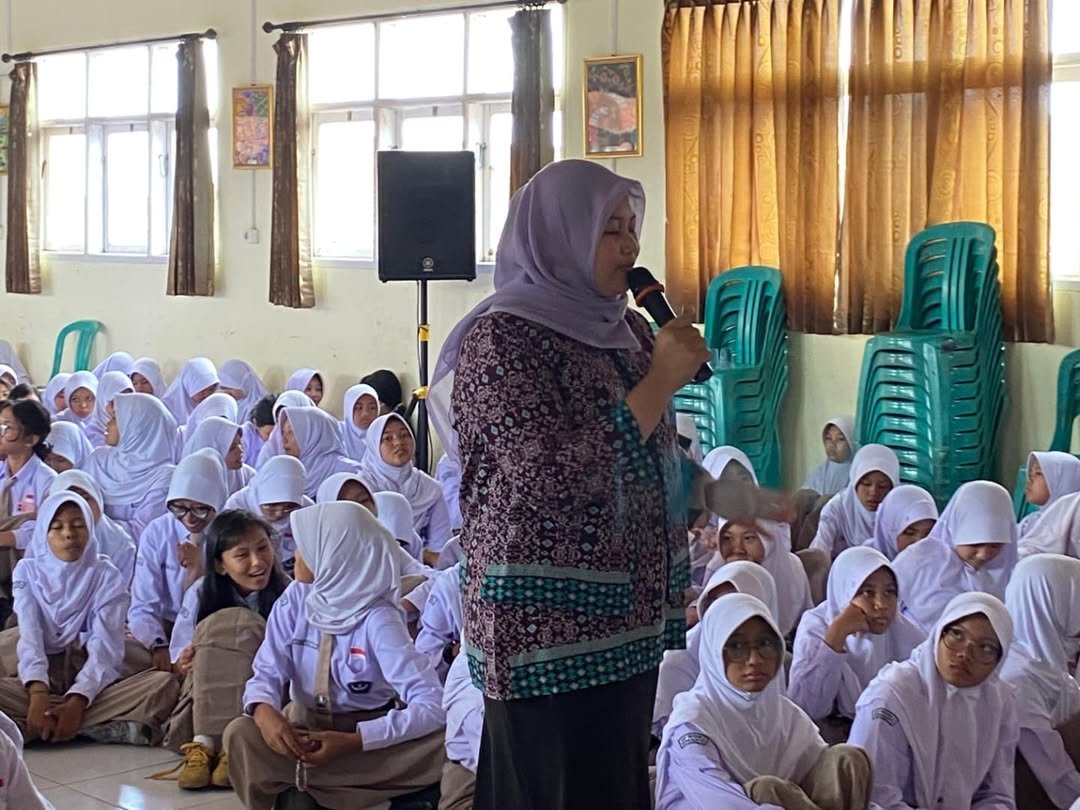 Remaja PKBI Banyumas Kenalkan Aplikasi Oky