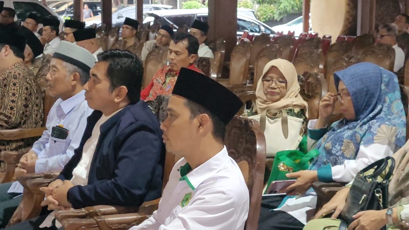 https://jawapost.net/mui-banyumas-gelar-taaruf-calon-pengurus-62-orang-hadir-di-pendopo-si-panji/