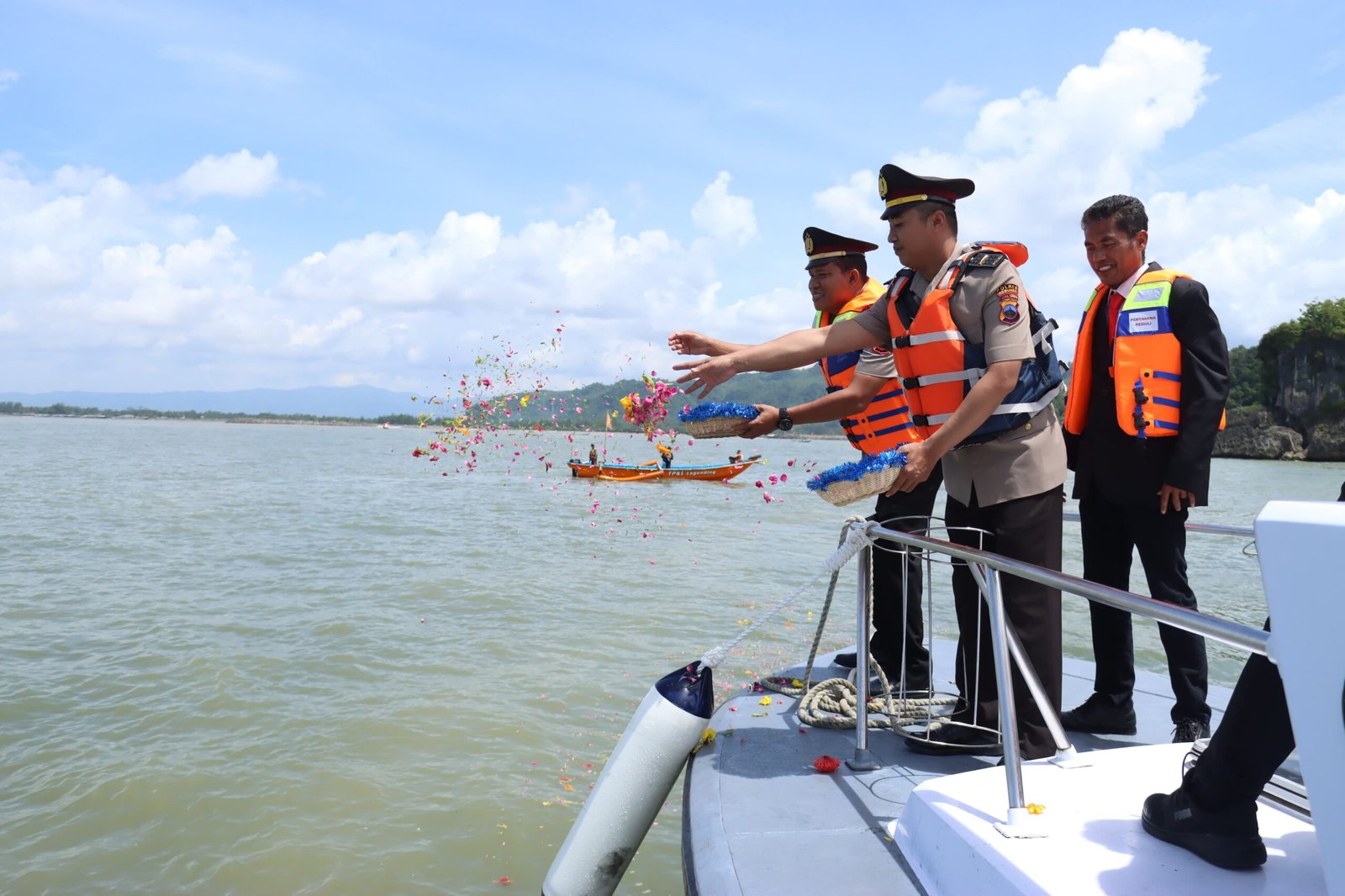 Upacara Tabur Bunga HUT ke-75 Polairud, Polres Kebumen Kenang Jasa Personel Gugur