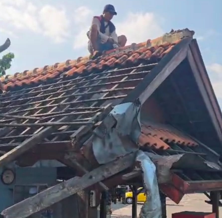 Diduga Langgar Prosedur, Yayasan Sunan Bonang Bongkar Kios Tanpa Pemberitahuan