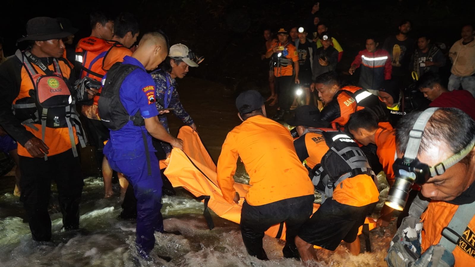 Pelajar SMKN 1 Alian Hanyut di Sungai Wonokromo, Korban Ditemukan Meninggal pada Malam Hari