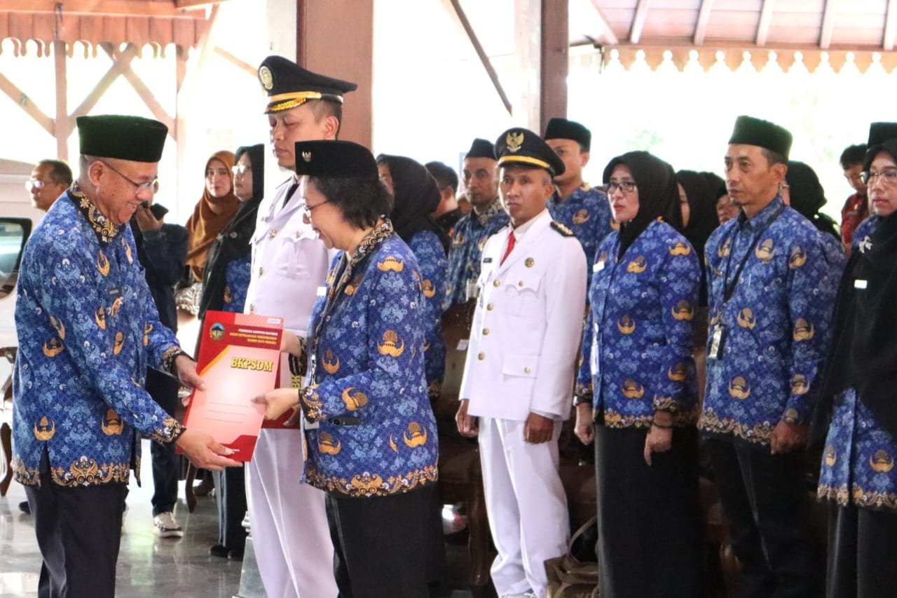 Bupati Banyumas Lantik 85 Pejabat, Tekankan Adaptasi dan Inovasi di Tengah Efisiensi Anggaran