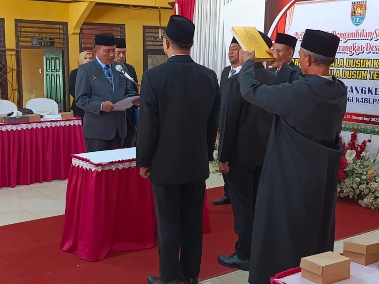 Dua Kepala Dusun di Desa Karangkemiri Cilacap Dilantik