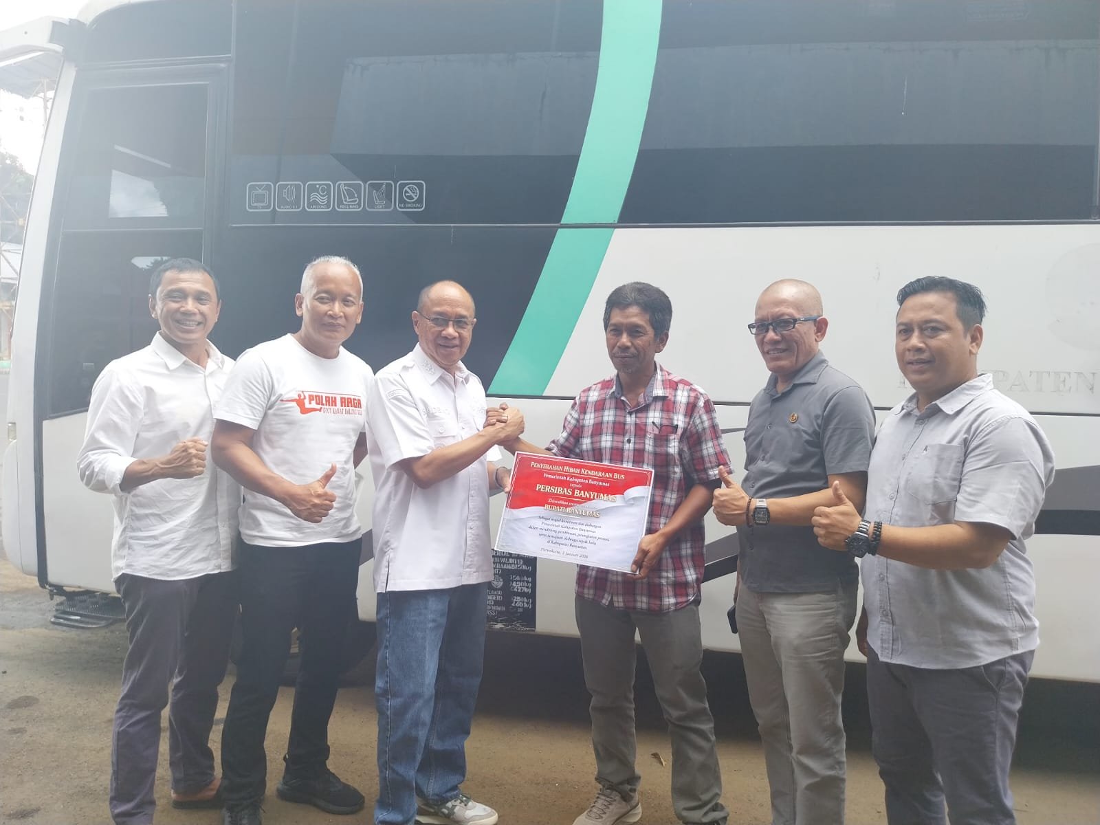 Pemkab Banyumas Hibahkan Bus Operasional untuk Persibas Banyumas