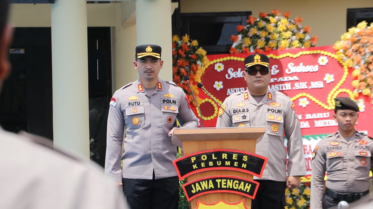 Kapolres Kebumen Baru Pimpin Apel Perdana, Sekaligus Perpisahan dengan Pejabat Lama