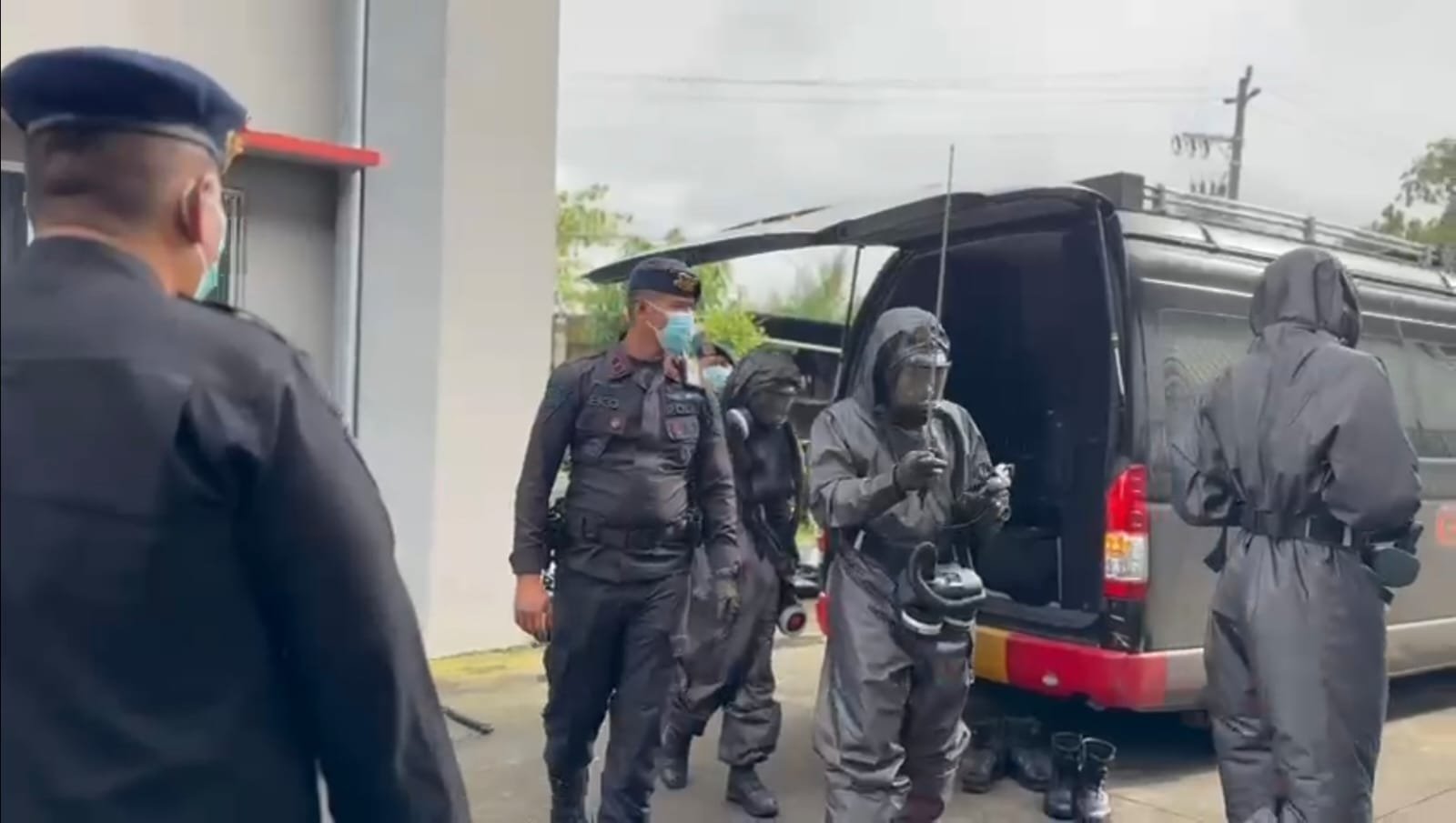 Tim KBRN Brimob Polda Jateng Terjunkan ke Lokasi Kebakaran Pabrik di Jepara 