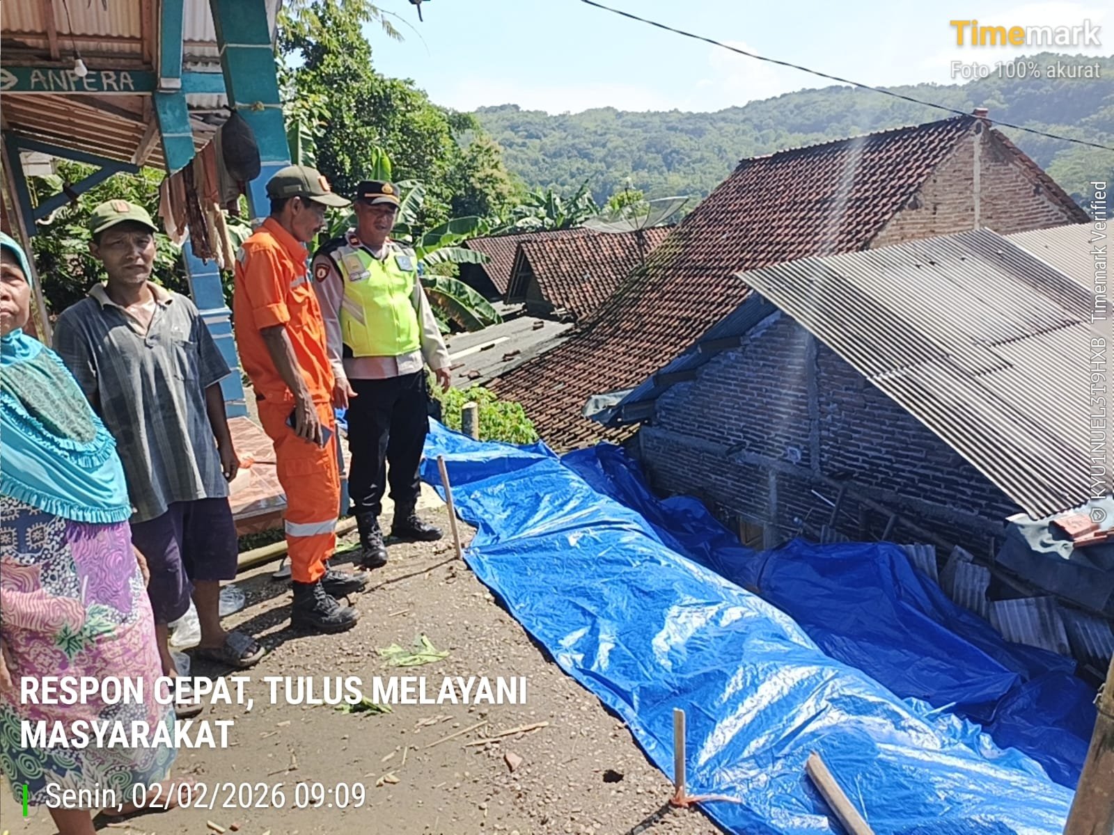Talud Longsor di Alian Kebumen, Polisi Tutup Area dengan Terpal Antisipasi Longsor Susulan