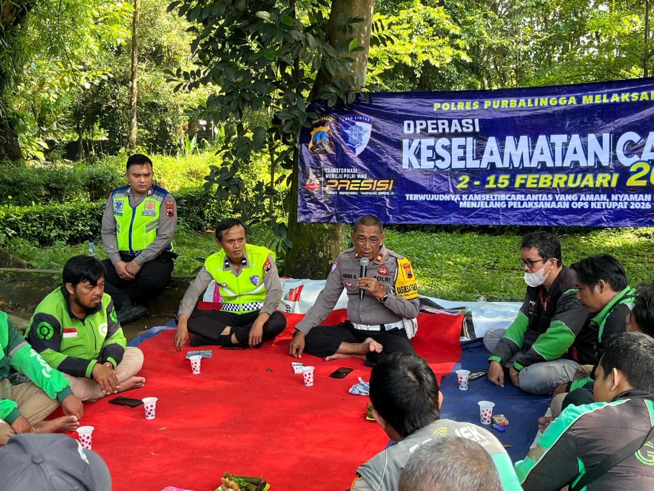 Satlantas Polres Purbalingga Gelar Juguran dan Ngopi Bareng Ojol di Selabaya