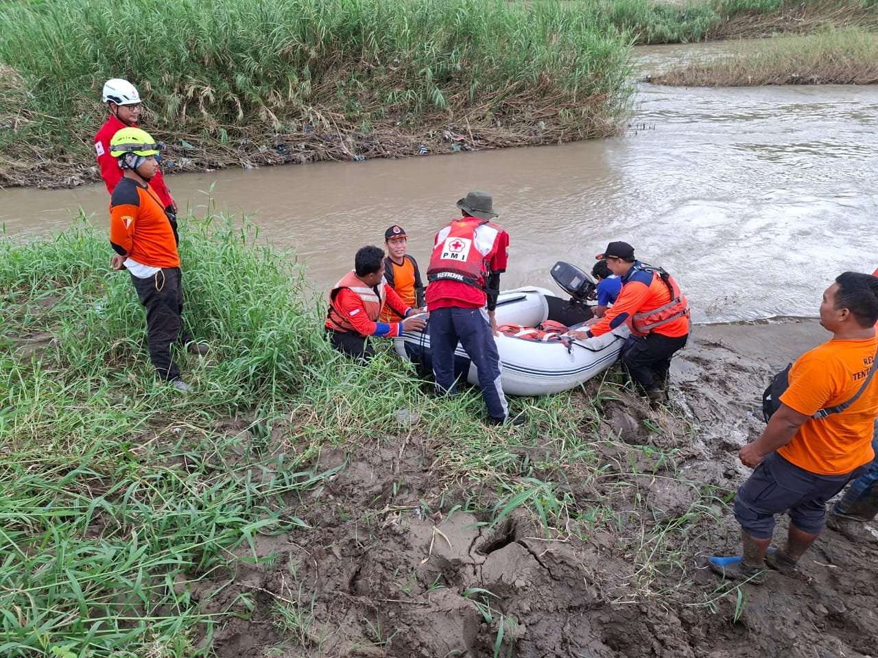 3 Warga Kendal Hanyut di Sungai Kalibodri, 1 Orang Masih Dicari