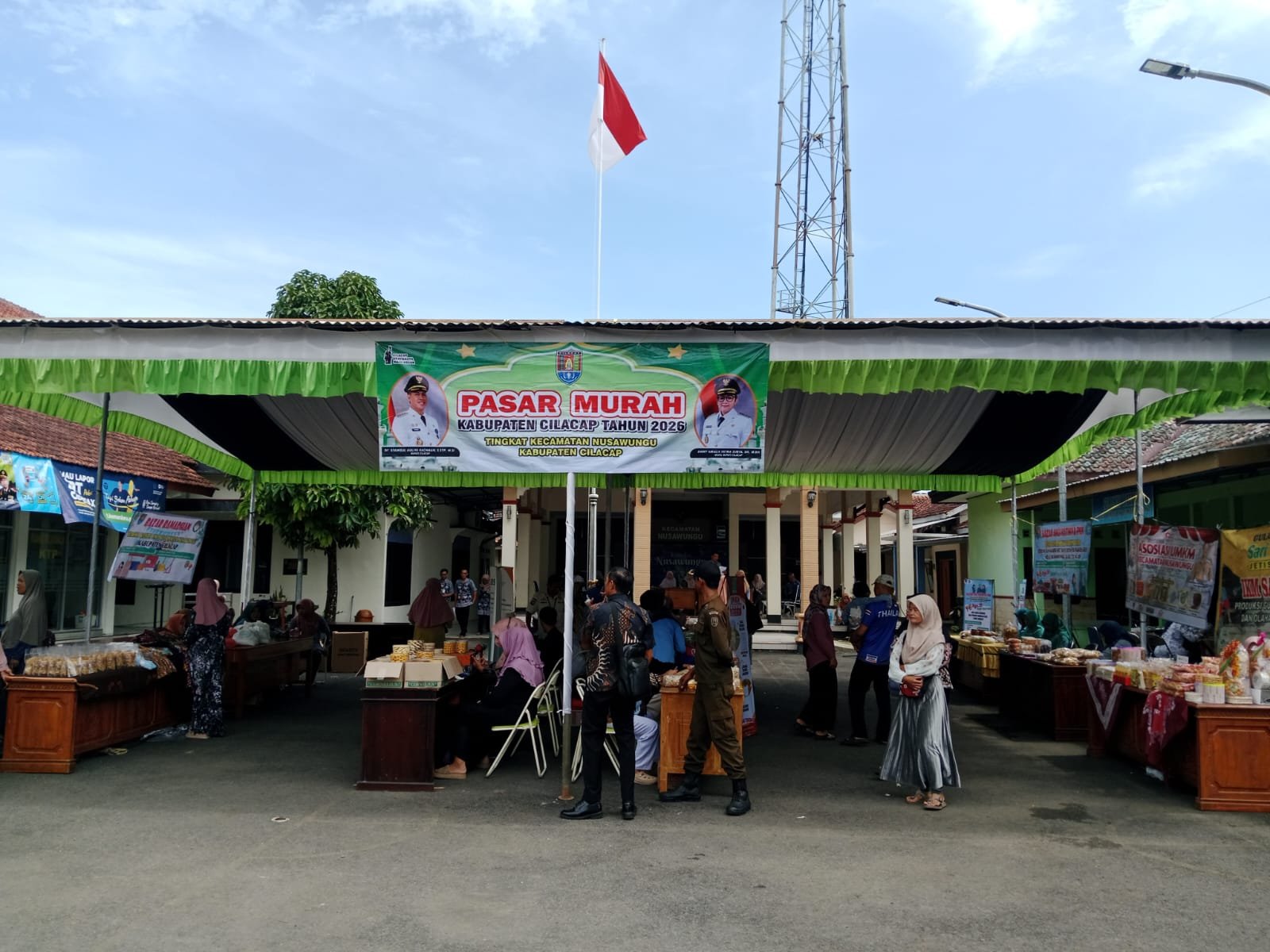 Pasar Murah Nusawungu Dipadati Warga, UMKM Ikut Kecipratan Rezeki