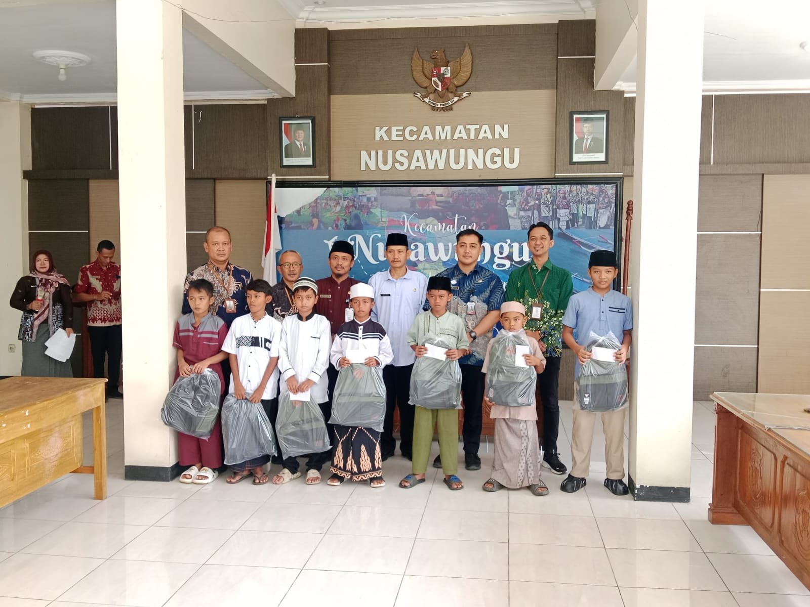 Pemerintah Kecamatan Nusawungu Gelar Khitanan Massal Gratis Peringati HUT ke -170 Kabupaten Cilacap