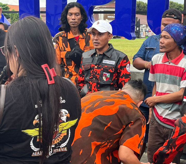 Pemuda Pancasila Cilacap Tengah Bagikan Seribu Paket Takjil, Tutup dengan Bukber
