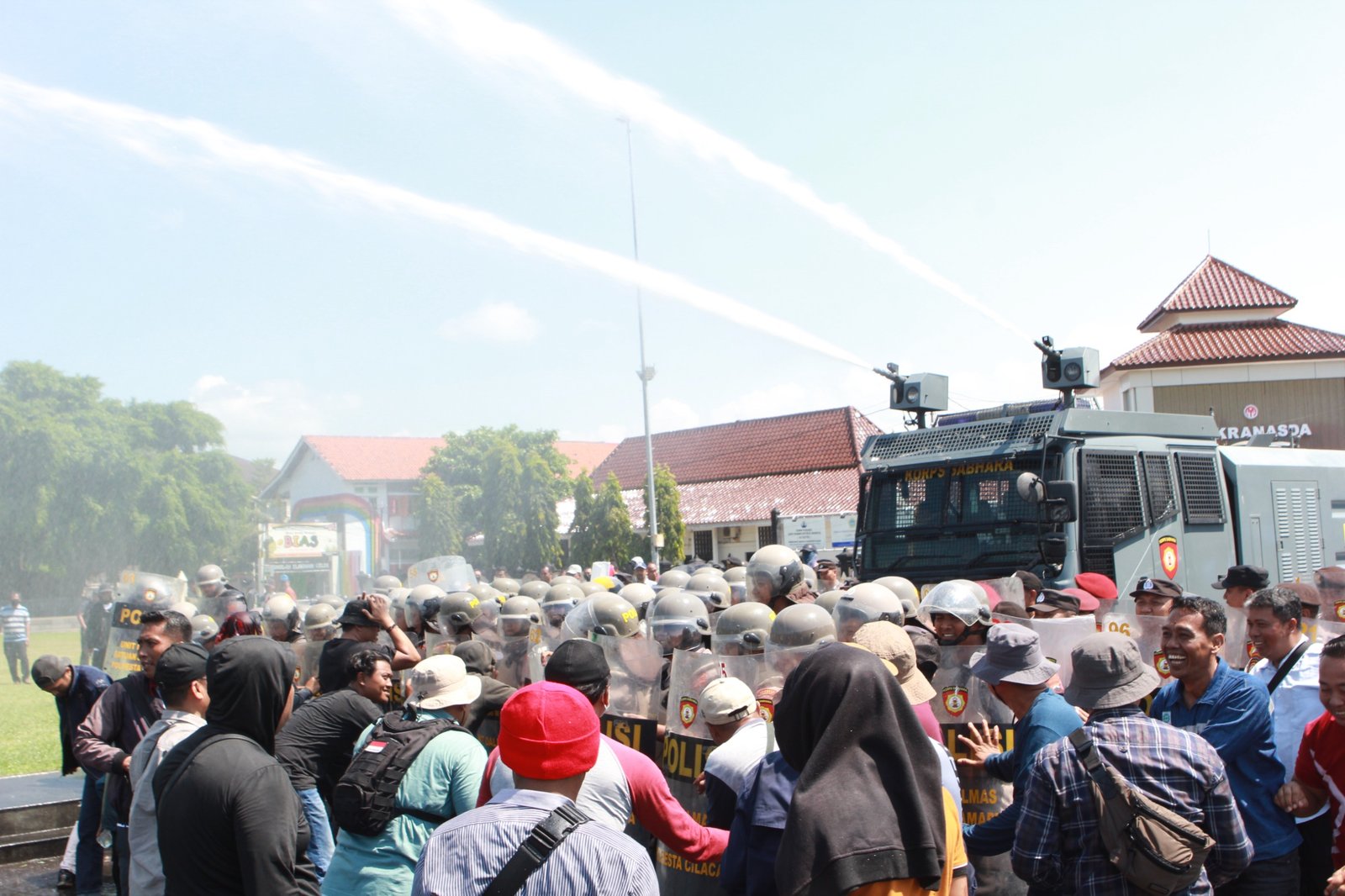 Simulasi Pengamanan Demo, Polresta Cilacap Turunkan 480 Personel Antisipasi Konflik Sosial
