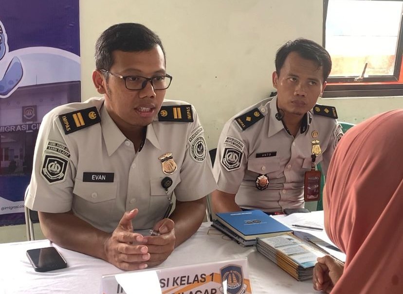 Kantor Imigrasi Cilacap Dekatkan Layanan Lewat MPP Keliling di Tambak Banyumas