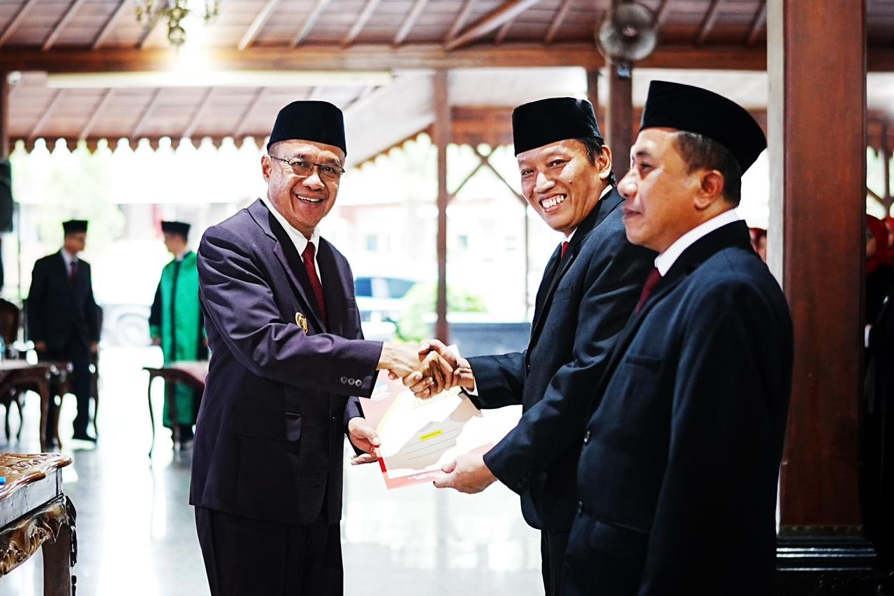 Bupati Banyumas Lantik 77 Pejabat, Tekankan Birokrasi Adaptif dan Pelayanan Publik Berkualitas