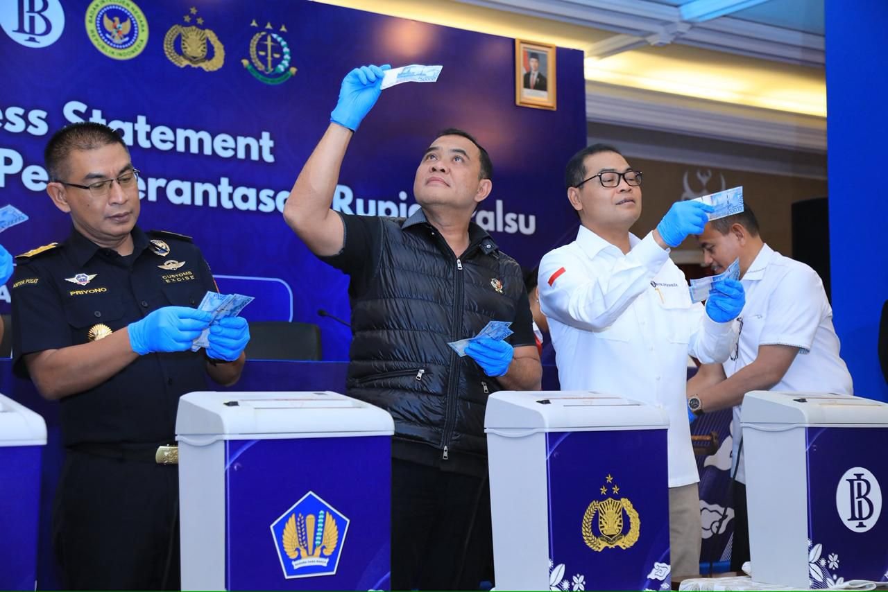 Polri dan BI Musnahkan 466 Ribu Lembar Uang Palsu, Tegaskan Komitmen Jaga Rupiah
