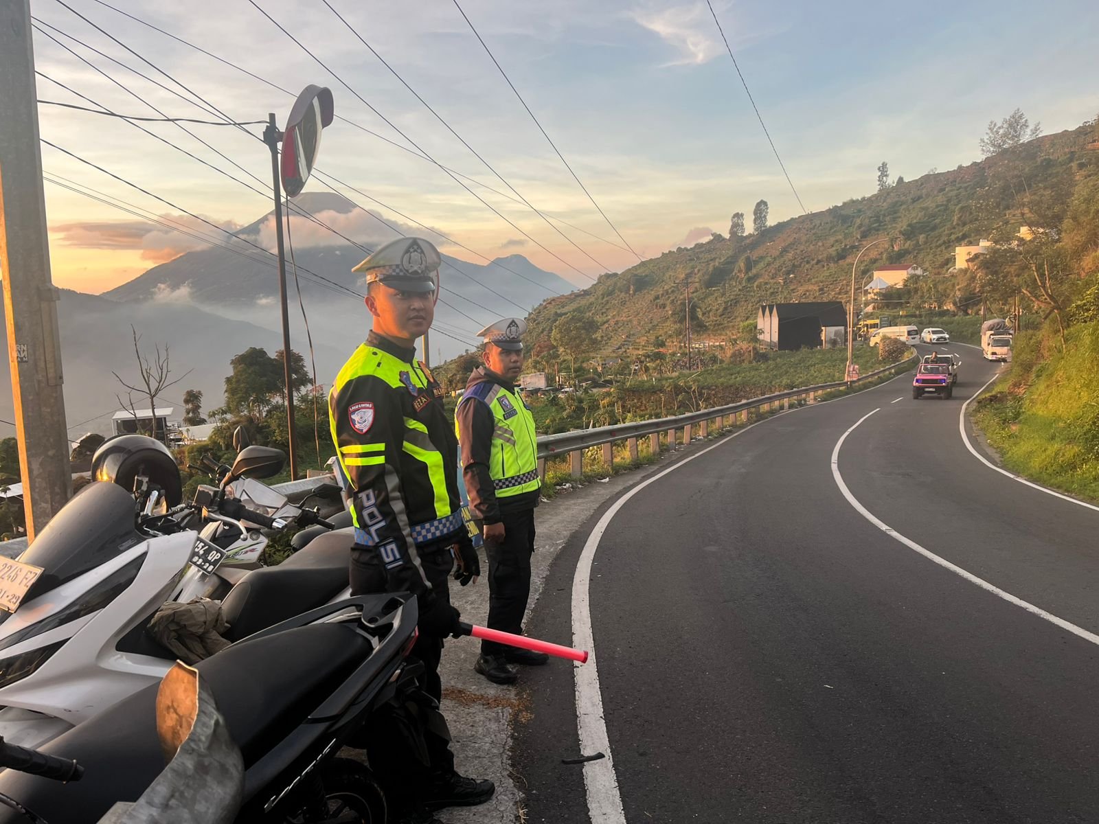 Libur Panjang Kenaikan Isa Almasih, Polres Wonosobo Kerahkan Ratusan Personel Amankan Jalur Dieng