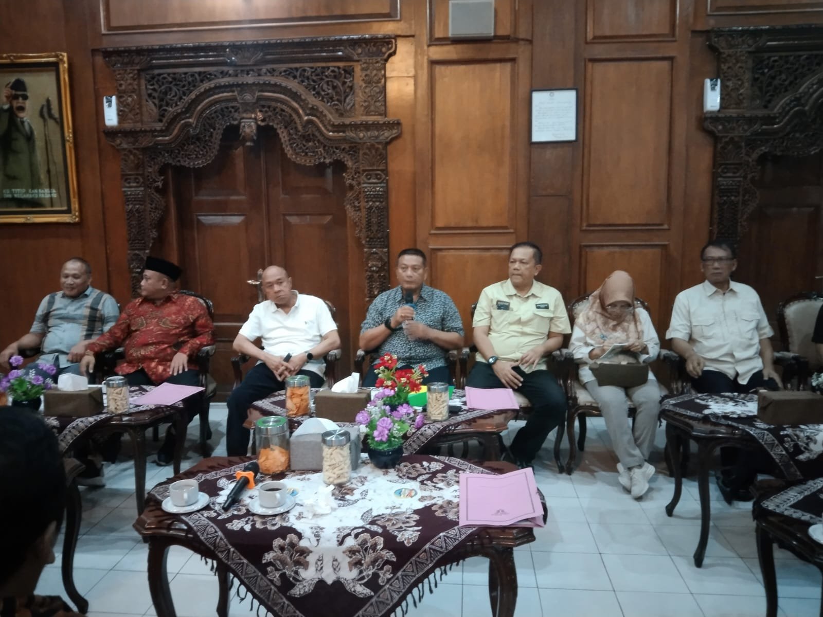 Desak Kades Dicopot, Tokoh Masyarakat Banjaranyar Datangi Bupati Banyumas