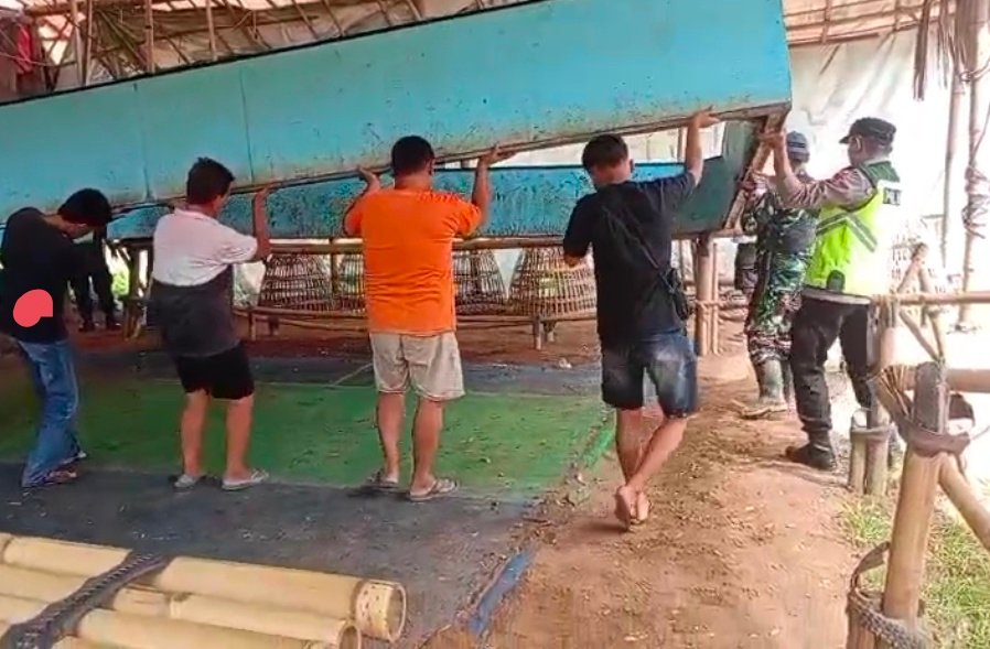 Digerebek Polisi, Arena Diduga Sabung Ayam dan Judi Dadu di Ayah Kebumen Dibongkar Hingga Rata Tanah