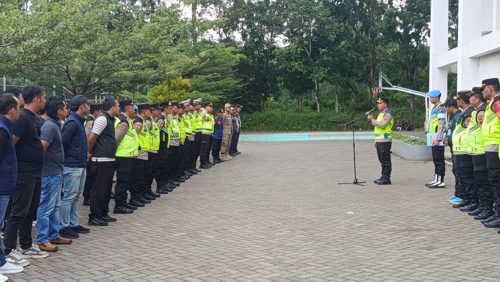 Personel Polres Purbalingga Kawal Liga 4 Nasional