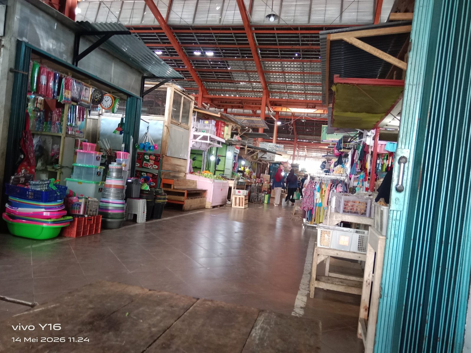 Pasar Sokaraja Kian Lesu, Pedagang Keluhkan Sepinya Pembeli Sejak Siang Hari