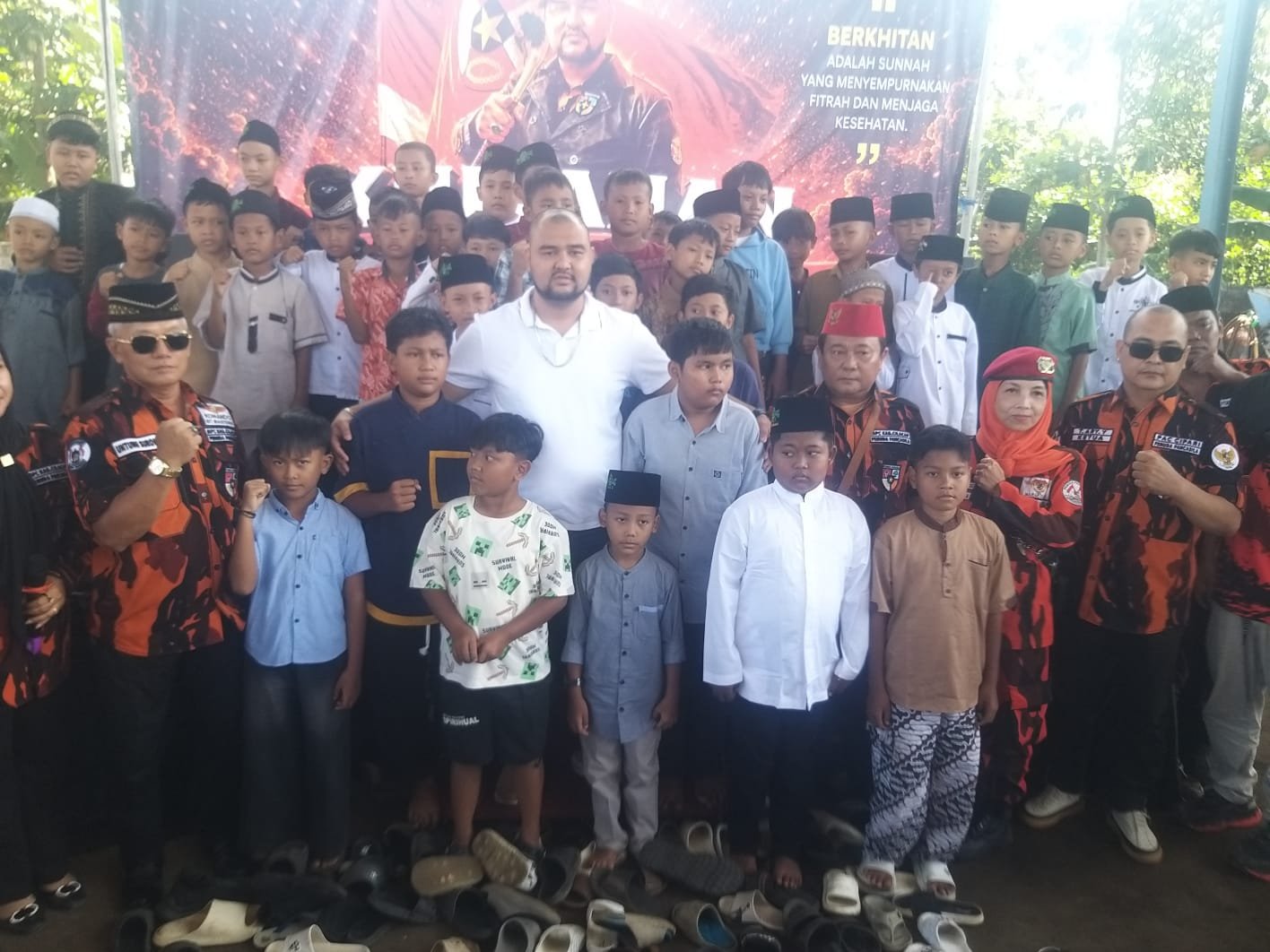 Sentuh Hati Masyarakat, PT EDS dan MPC Pemuda Pancasila Cilacap Khitankan 100 Anak Gratis di Hari Lahir Pancasila