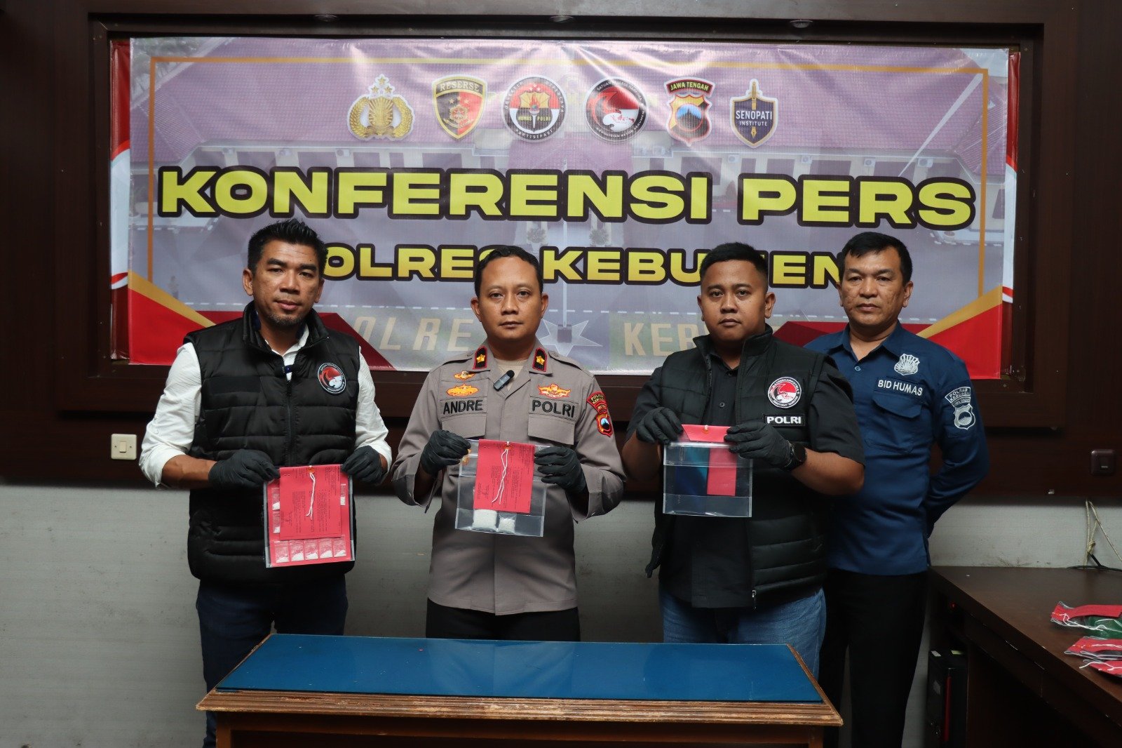 Polres Kebumen Bongkar Jaringan Kurir Sabu Lintas Kota, Sita 61,777 Gram Sabu dan 4 Butir Ekstasi