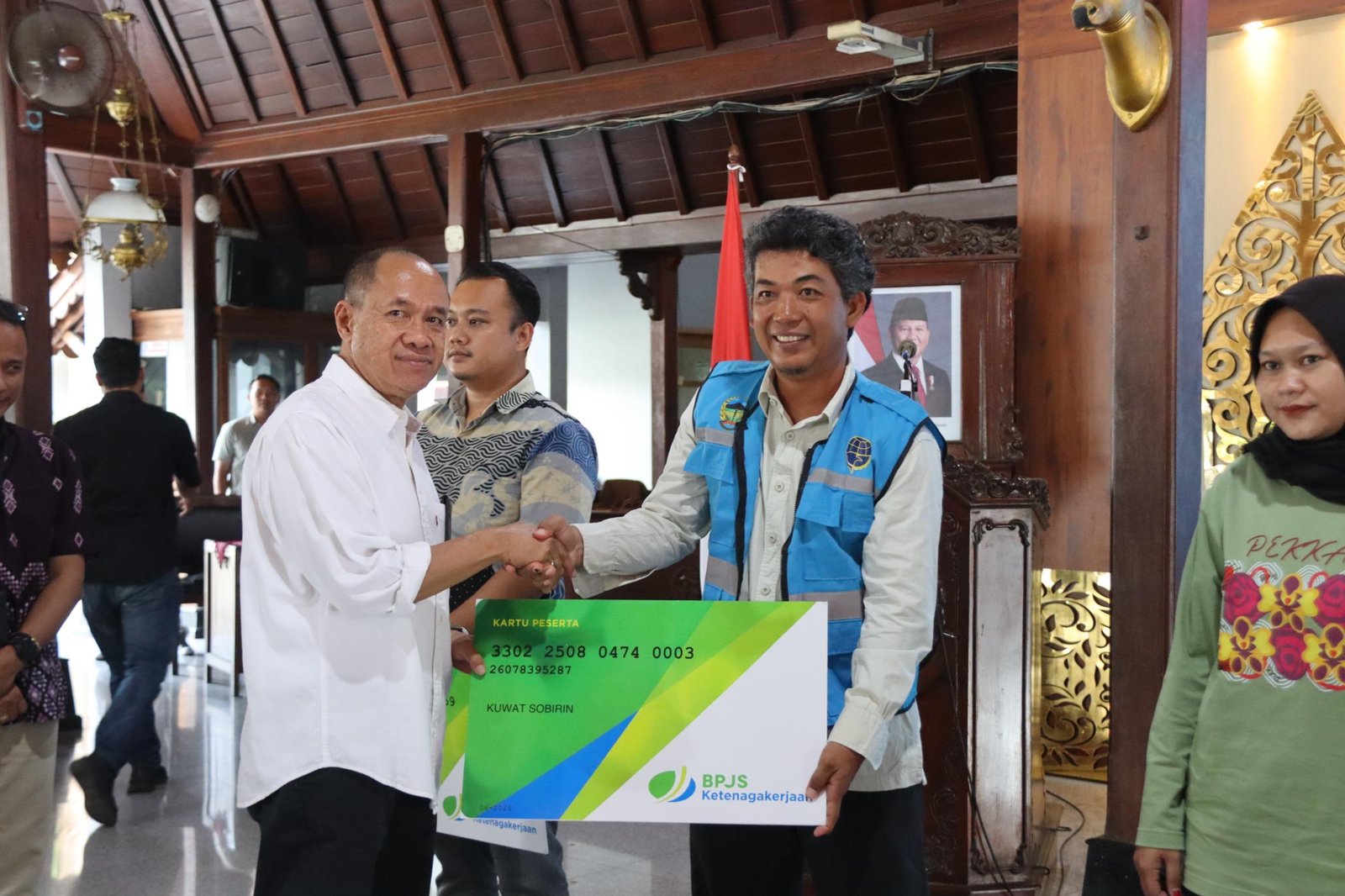 Bupati Sadewo Apresiasi Perumdam Tirta Satria Lindungi 2.000 Pekerja Rentan di Banyumas