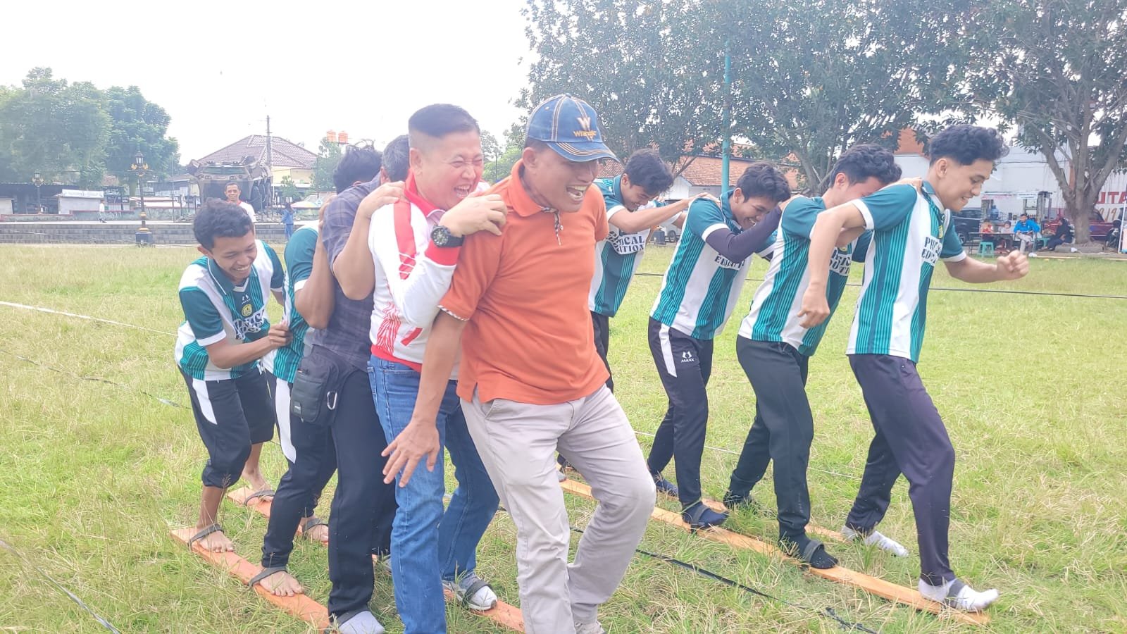 Ratusan Pelajar dan Mahasiswa Semarakkan Fesdoramas 2026, Dolanan Tradisional Kembali Hidup di Jantung Banyumas