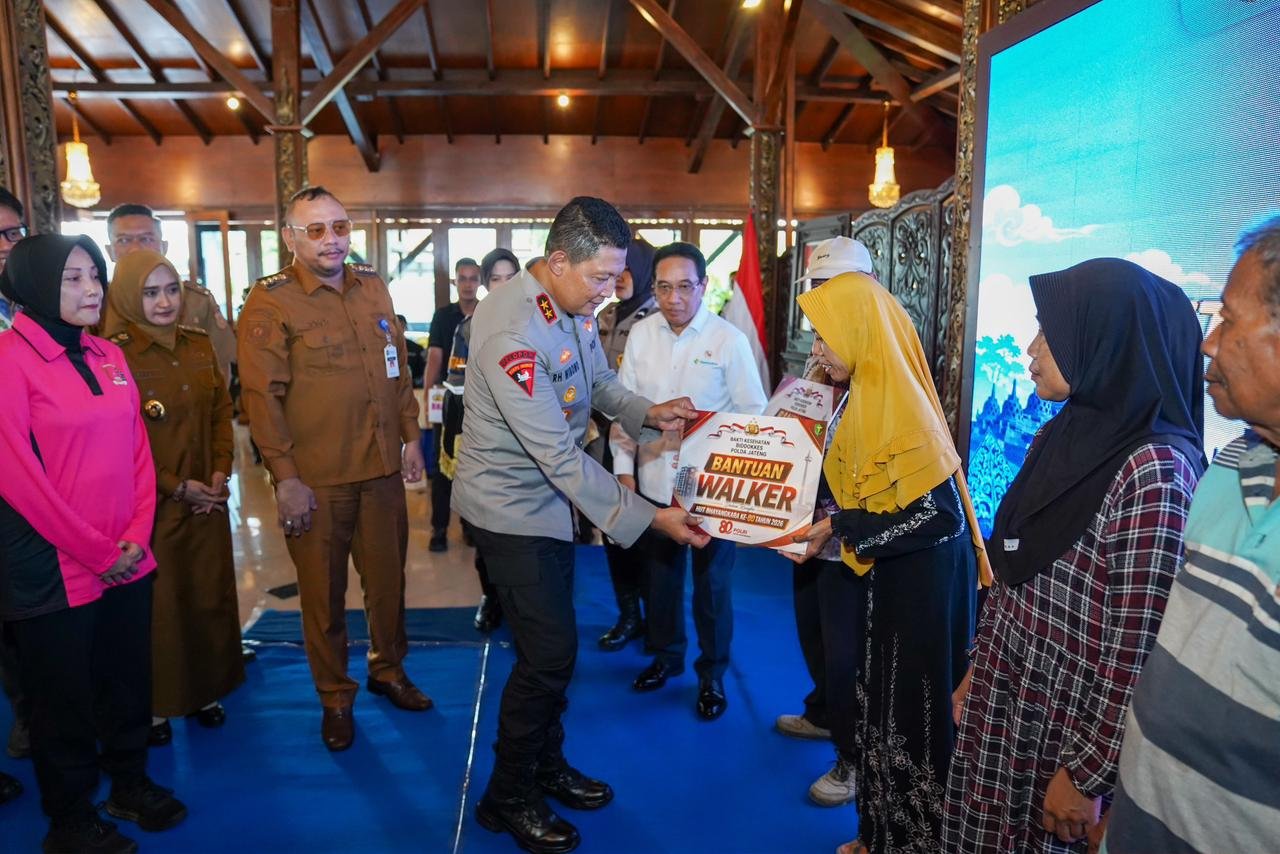 Kapolda Jateng,Bakti Kesehatan Gratis 975 Warga di Hari Bhayangkara ke-80