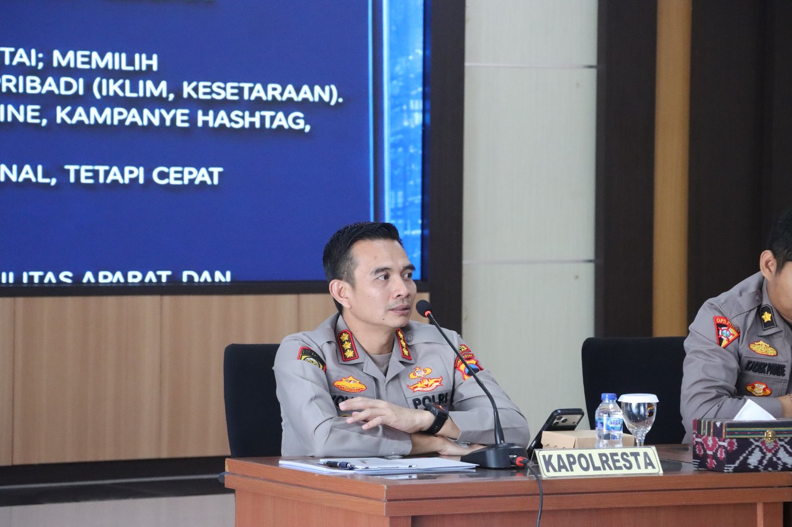 Kapolresta Cilacap Tegaskan Pelayanan Prima dan Profesionalisme Personel