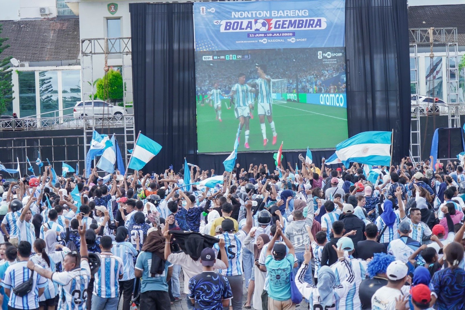TNI AD–TVRI Gelar Nobar Piala Dunia, Tembus 1,1 Juta Penonton dan Dongkrak UMKM