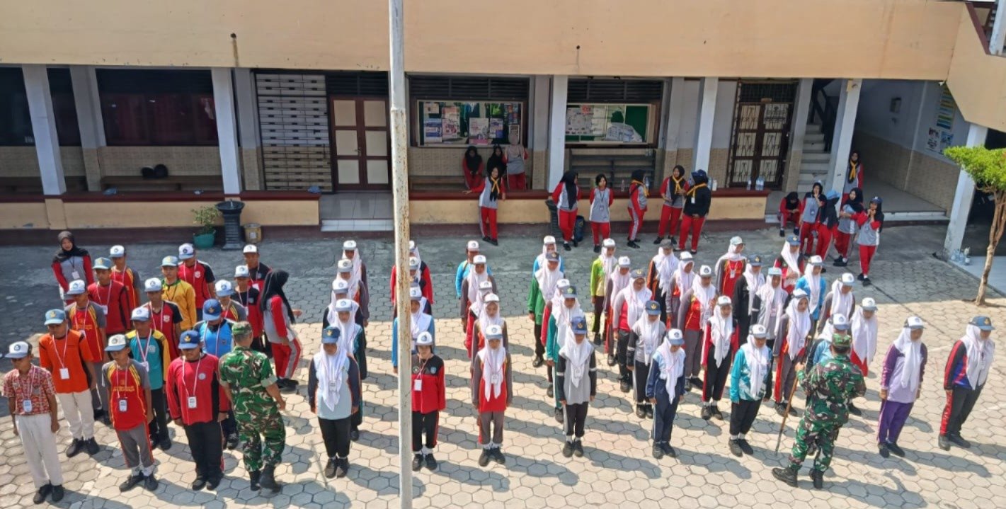 Puluhan Siswa Baru SMK Pancasila 5 Wonogiri Ikuti Latihan Disiplin Bersama TNI