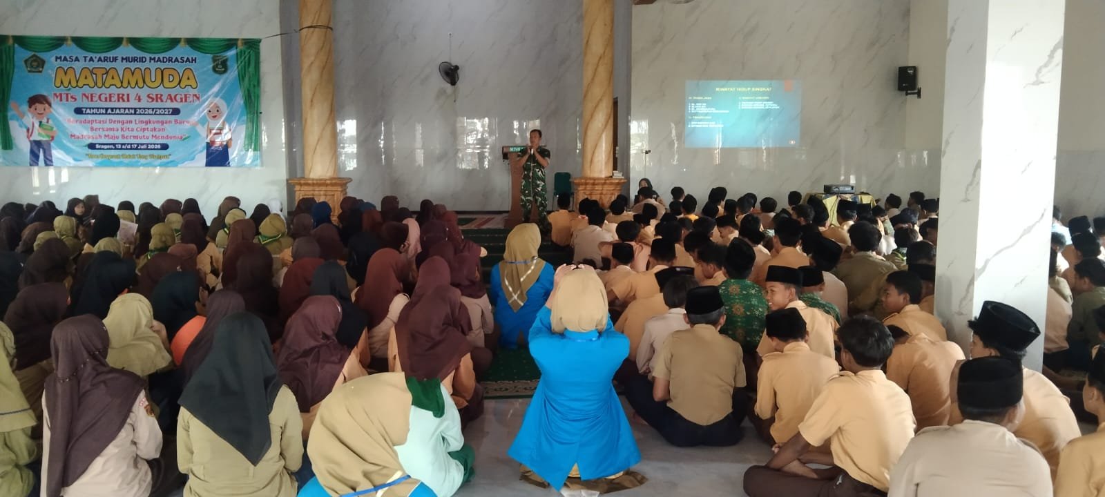 Kodim Sragen Bekali 316 Siswa MTsN 4 dengan Wawasan Kebangsaan saat MPLS