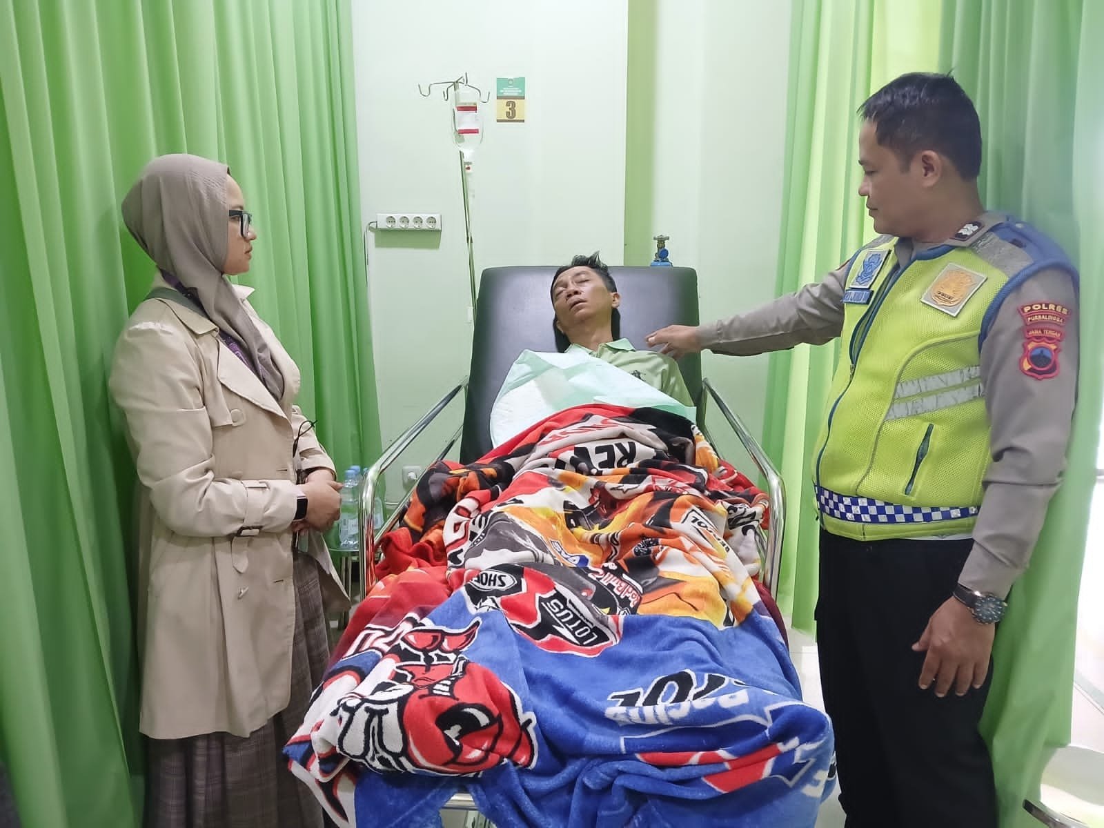 Respon Cepat Polisi Tangani Kecelakaan di Bobotsari, Dua Pengendara Dilarikan ke Rumah Sakit
