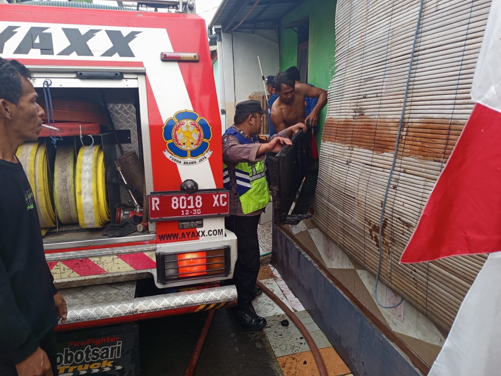 Diduga Korsleting Listrik, Dapur Rumah Warga di Mrebet Ludes Terbakar