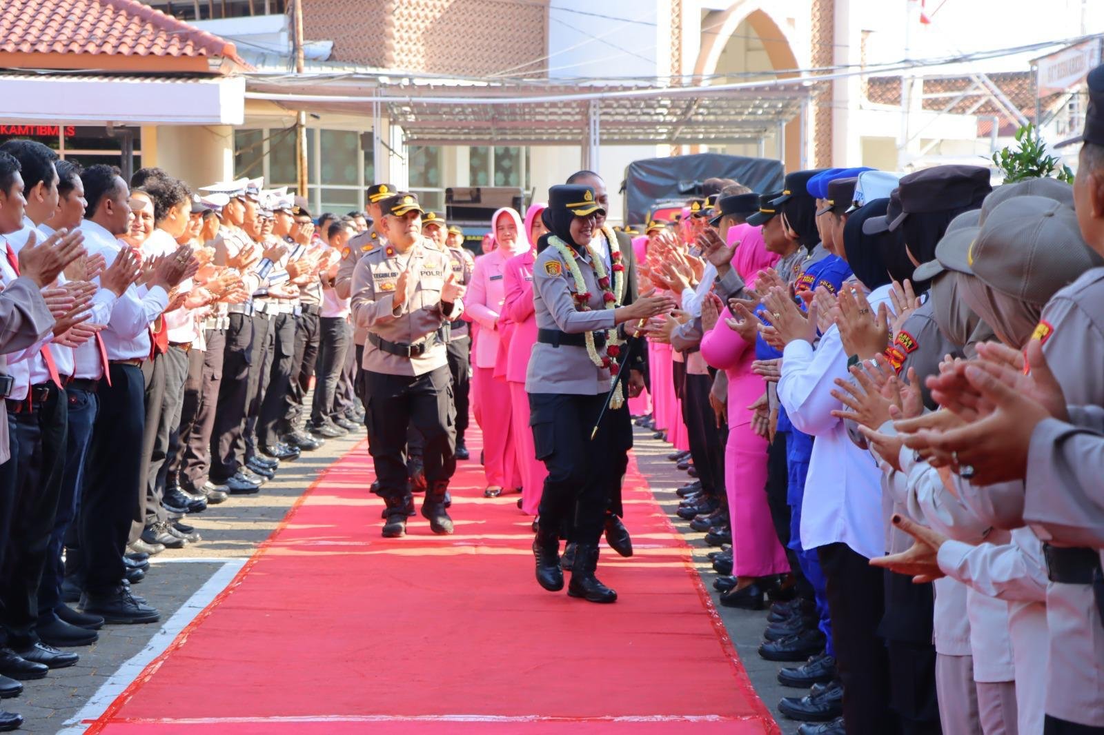 Kapolres Kendal Berganti, AKBP Ratna Quratul Ainy Siap Perkuat Sinergi dan Tingkatkan Pelayanan Masyarakat