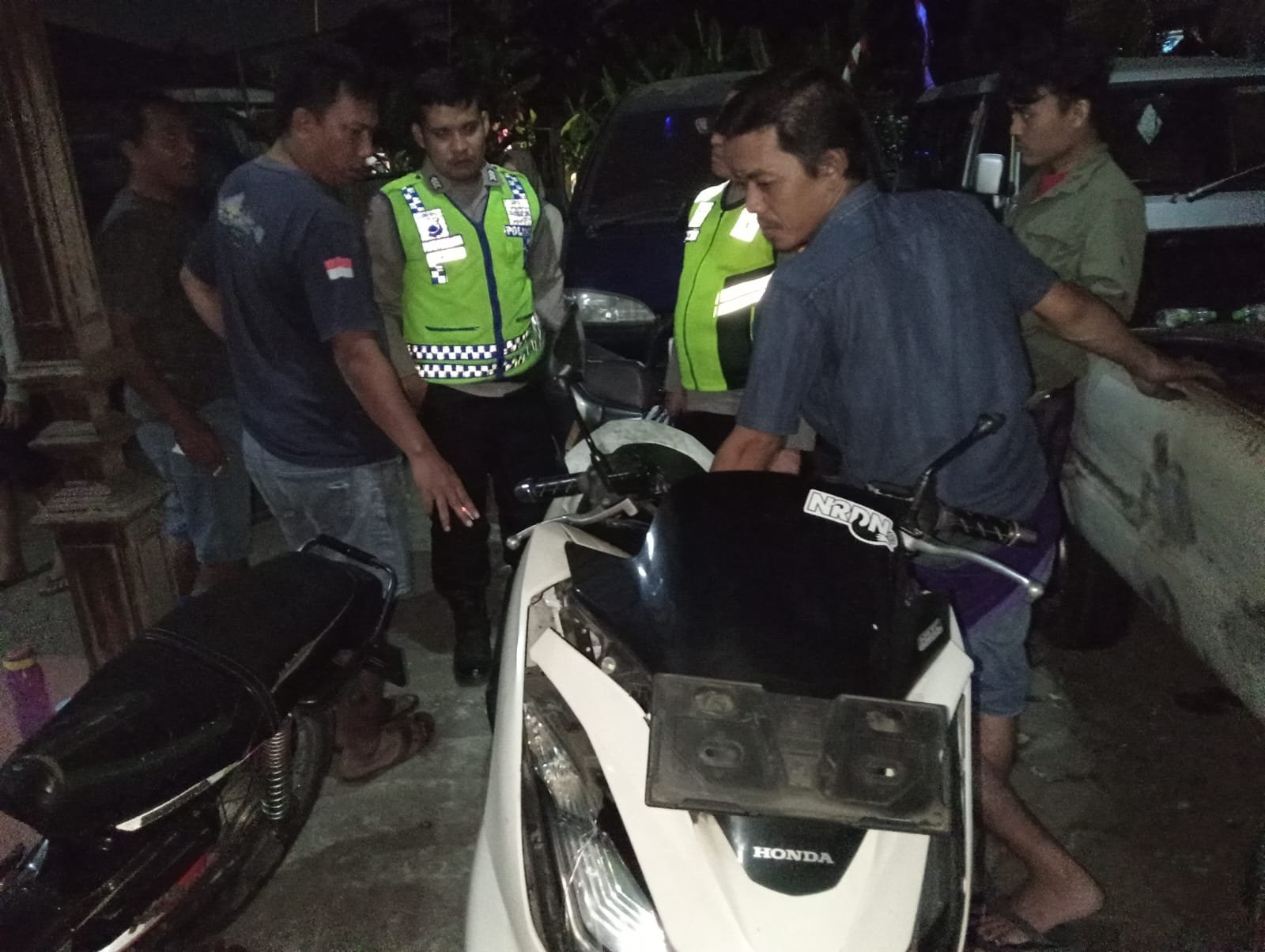 Pemotor Tabrak Lansia Saat Menyeberang di Bobotsari, Polisi Turun Tangan