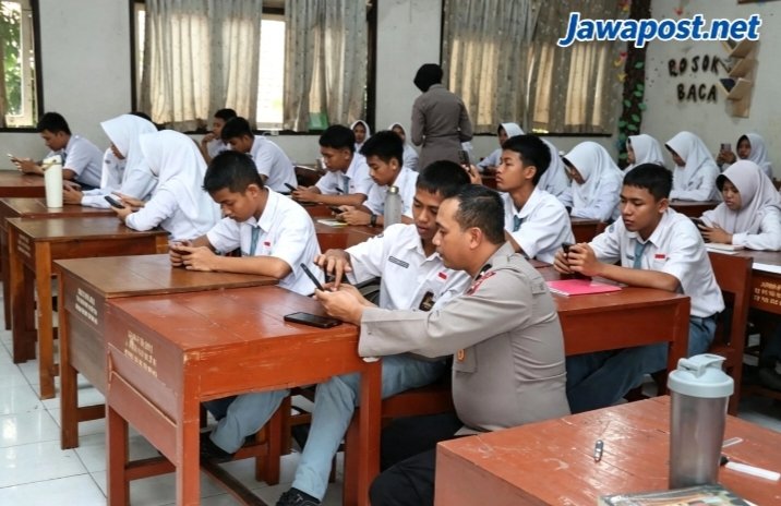 Polres Kebumen Bekali Pelajar Hadapi Hoaks di Era AI