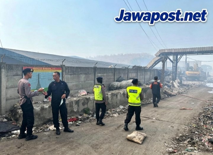 Api di TPA Putri Cempo Berhasil Dijinakkan, Brimob Polda Jateng Gerak Cepat