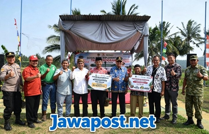 Bupati Sadewo Salurkan Bantuan CSR, Perkuat Ekonomi Wilayah Perbatasan