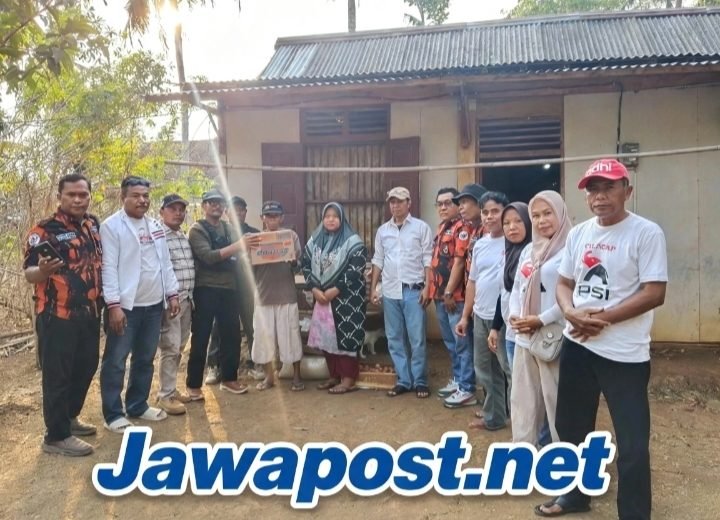 Keluarga Maulana Terima Bantuan Sembako dan Uang Tunai dari Pemuda Pancasila dan PSI Cilacap